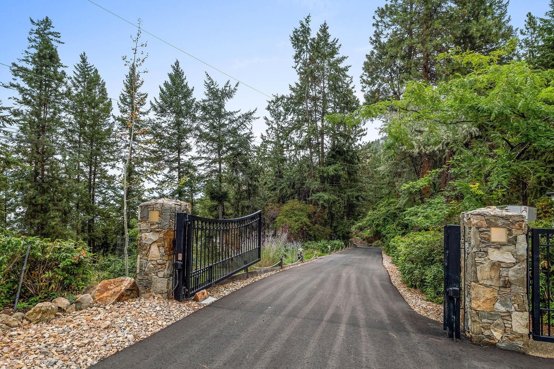  Private 5 Acre Estate - 物件實景