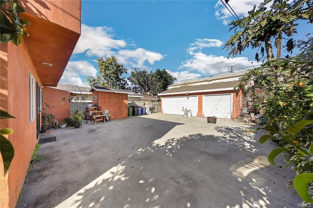 Huntington Park, California, 90255, United States, 4 Bedrooms Bedrooms, ,Residential,For Sale,1978486