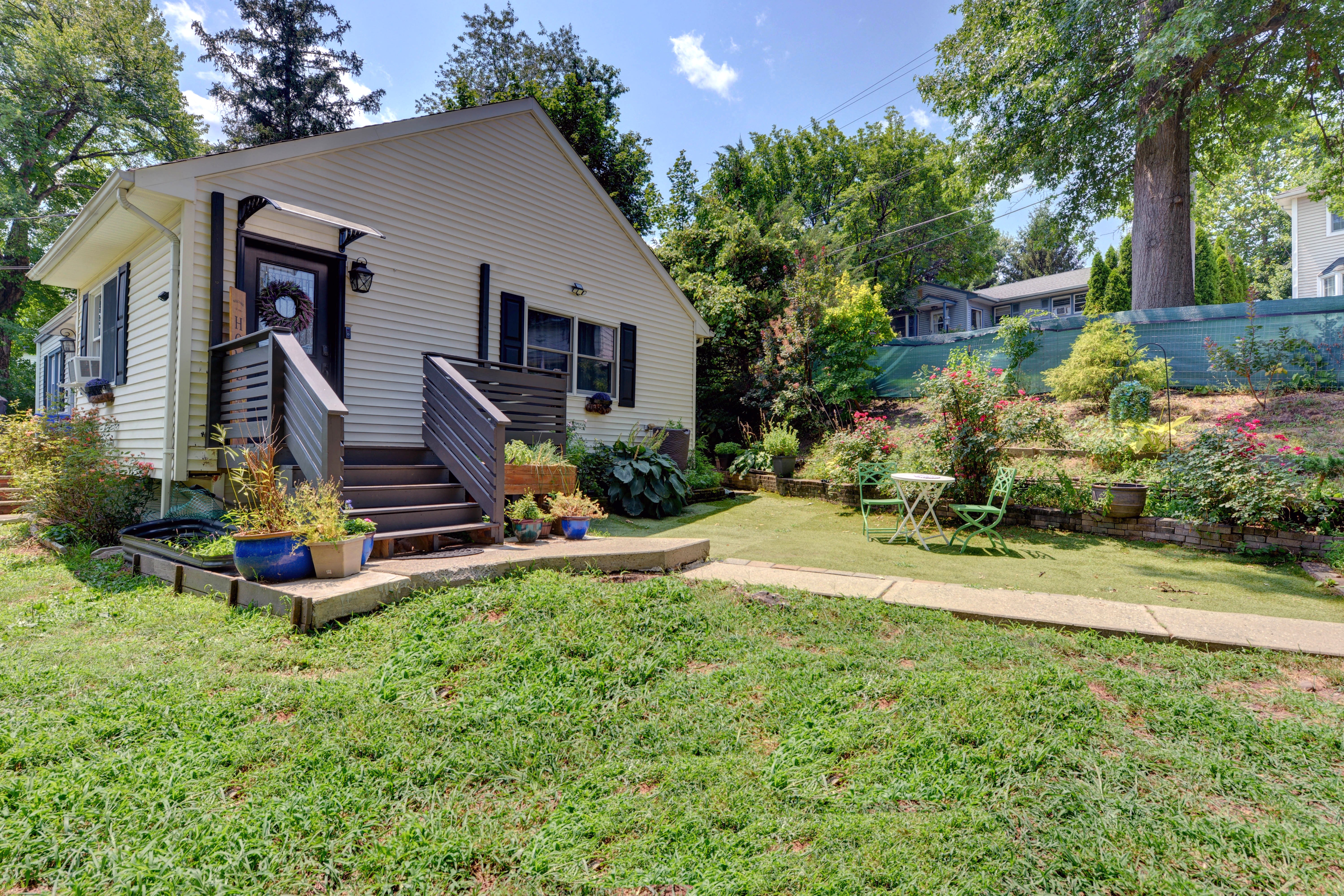 Mahwah, New Jersey, 07430, United States, 4 Bedrooms Bedrooms, ,2 BathroomsBathrooms,Residential,For Sale,1931403