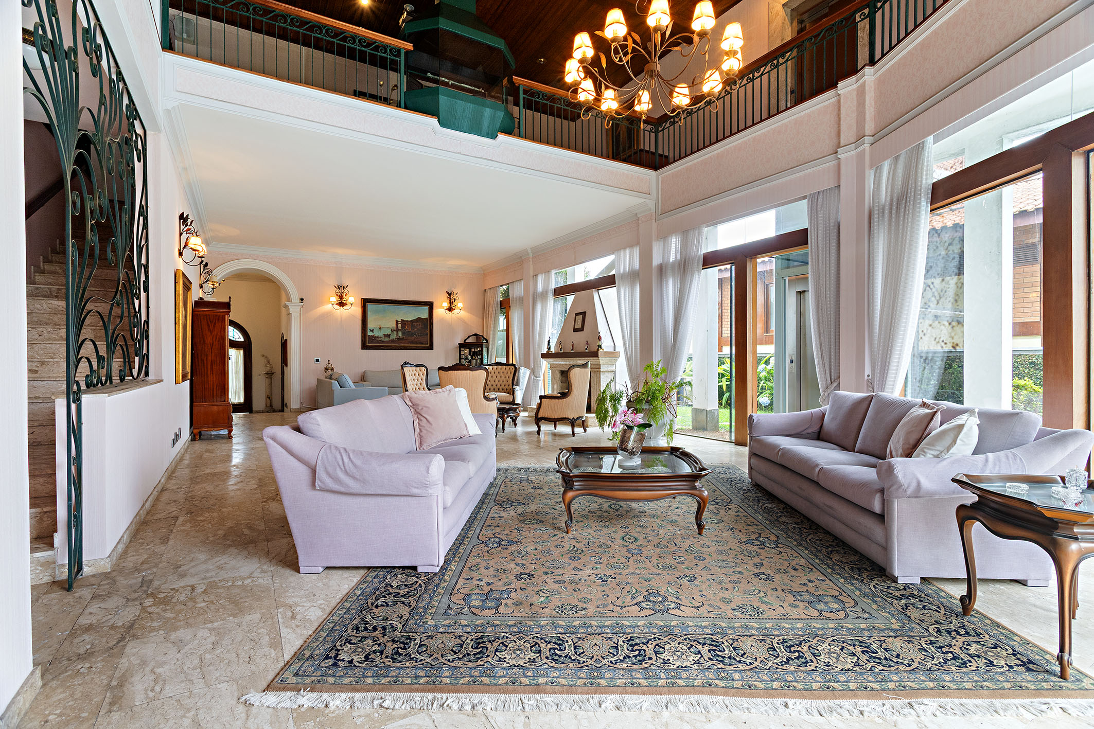  Neoclassical house in gated community with pool and elevator - 物件實景
