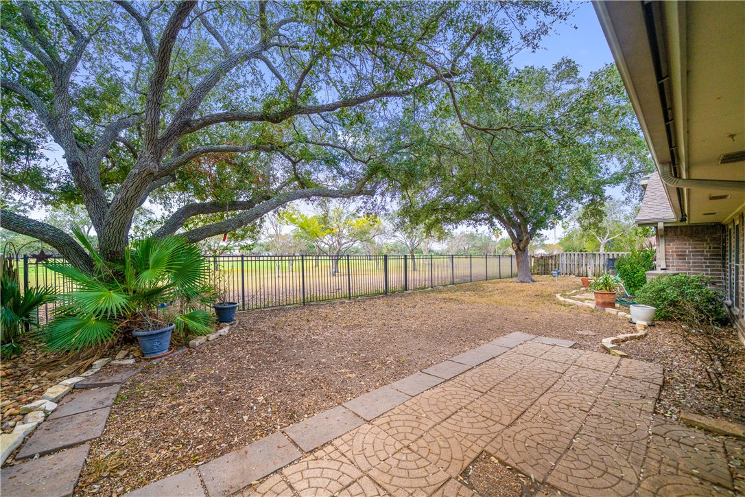 Corpus Christi, Texas, 78413, United States, 5 Bedrooms Bedrooms, ,5 BathroomsBathrooms,Residential,For Sale,1998371