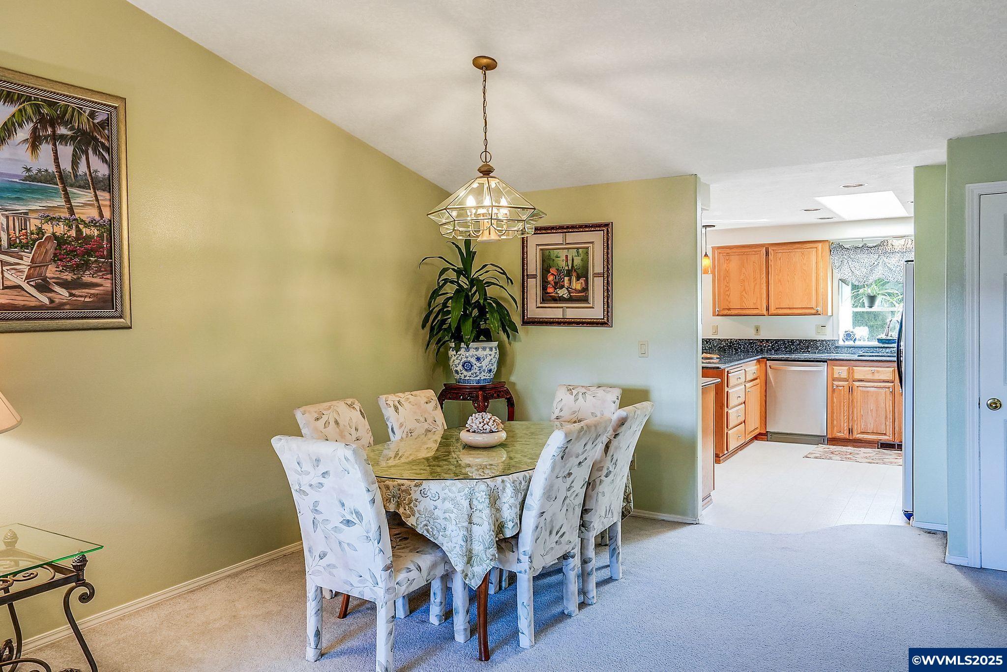 Salem, Oregon, 97302, United States, 5 Bedrooms Bedrooms, ,4 BathroomsBathrooms,Residential,For Sale,1728980