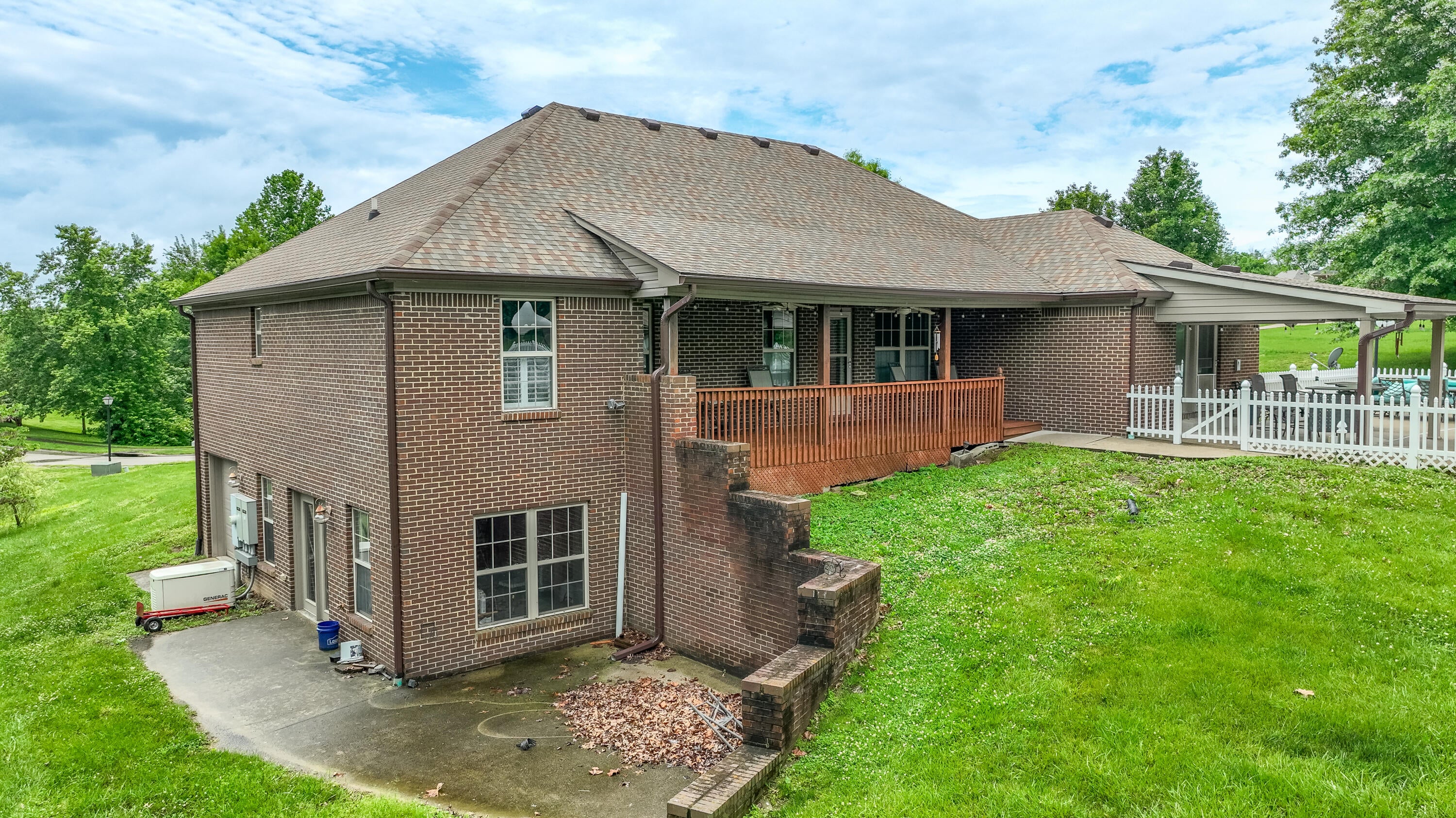 Richmond, Kentucky, 40475, United States, 3 Bedrooms Bedrooms, ,2 BathroomsBathrooms,Residential,For Sale,2047972