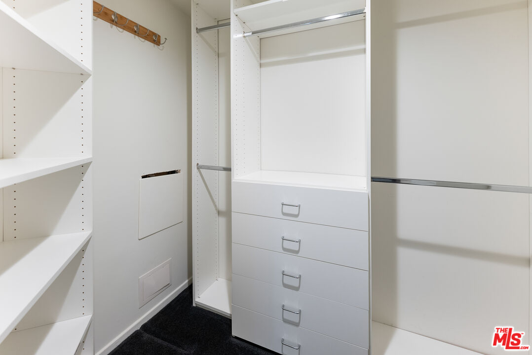 Los Angeles, California, 90024, United States, 2 Bedrooms Bedrooms, ,3 BathroomsBathrooms,Residential,For Sale,1883580