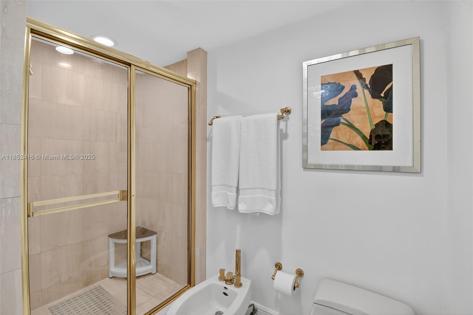 Aventura, Florida, 33160, United States, 2 Bedrooms Bedrooms, ,2 BathroomsBathrooms,Residential,For Sale,1908506