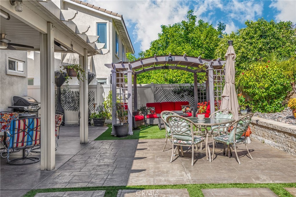 Highland, California, 92346, United States, 5 Bedrooms Bedrooms, ,4 BathroomsBathrooms,Residential,For Sale,1975200