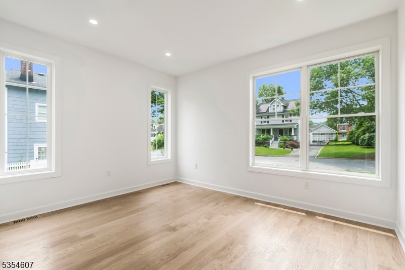 Chatham Boro, New Jersey, 07928, United States, 5 Bedrooms Bedrooms, ,5 BathroomsBathrooms,Residential,For Sale,1805398