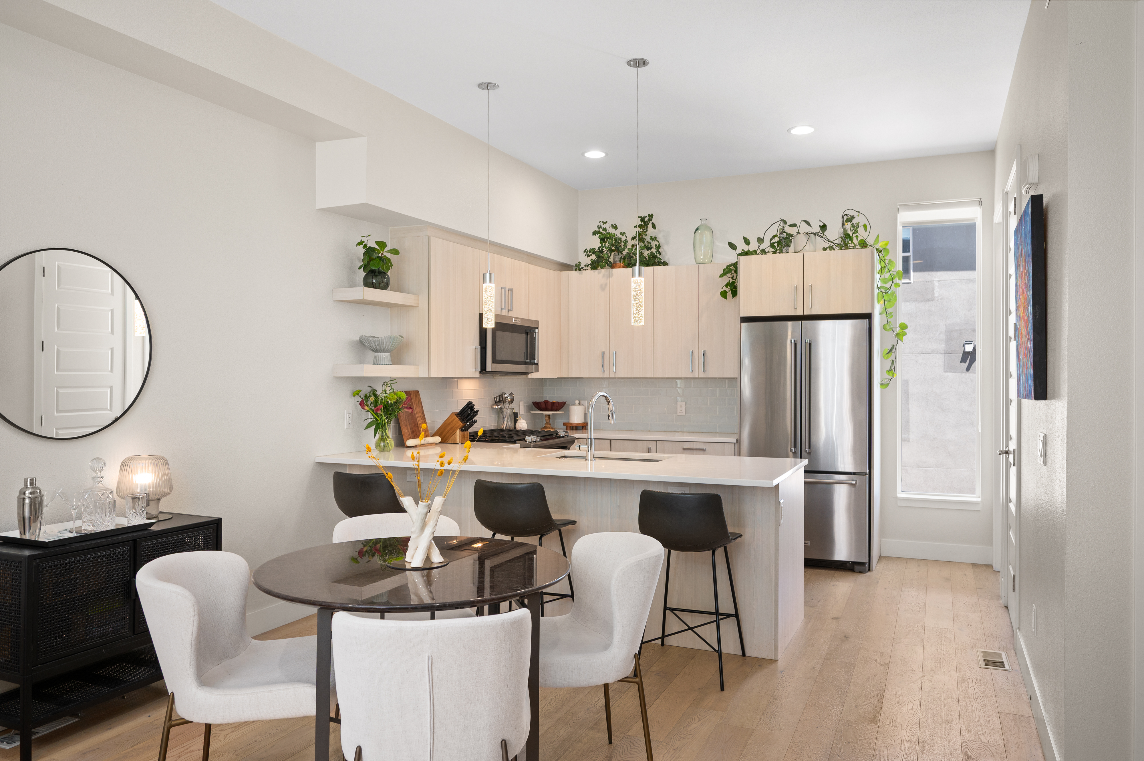  Modern Townhome In Contemporary Enclave - 物件實景
