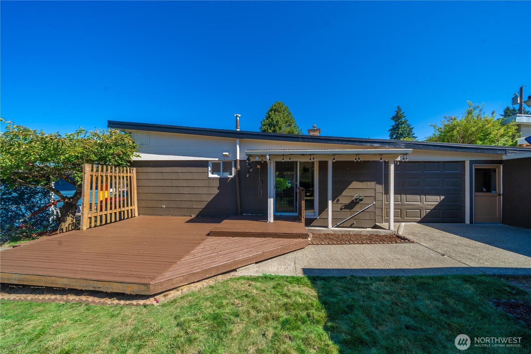 Renton, Washington, 98056, United States, 2 Bedrooms Bedrooms, ,1 BathroomBathrooms,Residential,For Sale,1907773