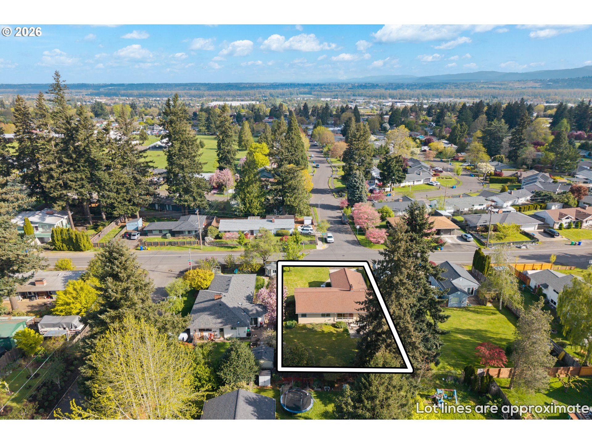 Portland, Oregon, 97230, United States, 3 Bedrooms Bedrooms, ,2 BathroomsBathrooms,Residential,For Sale,2040428