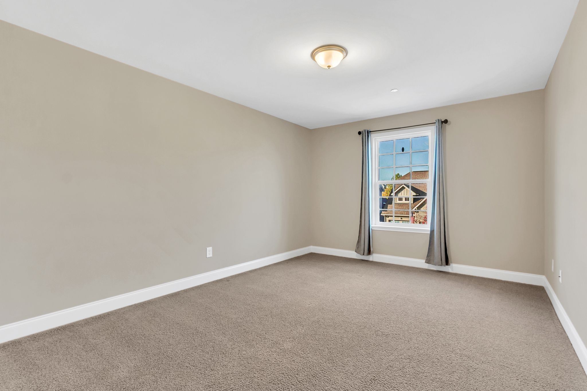 Franklin, Tennessee, 37064, United States, 4 Bedrooms Bedrooms, ,4 BathroomsBathrooms,Residential,For Sale,1989475