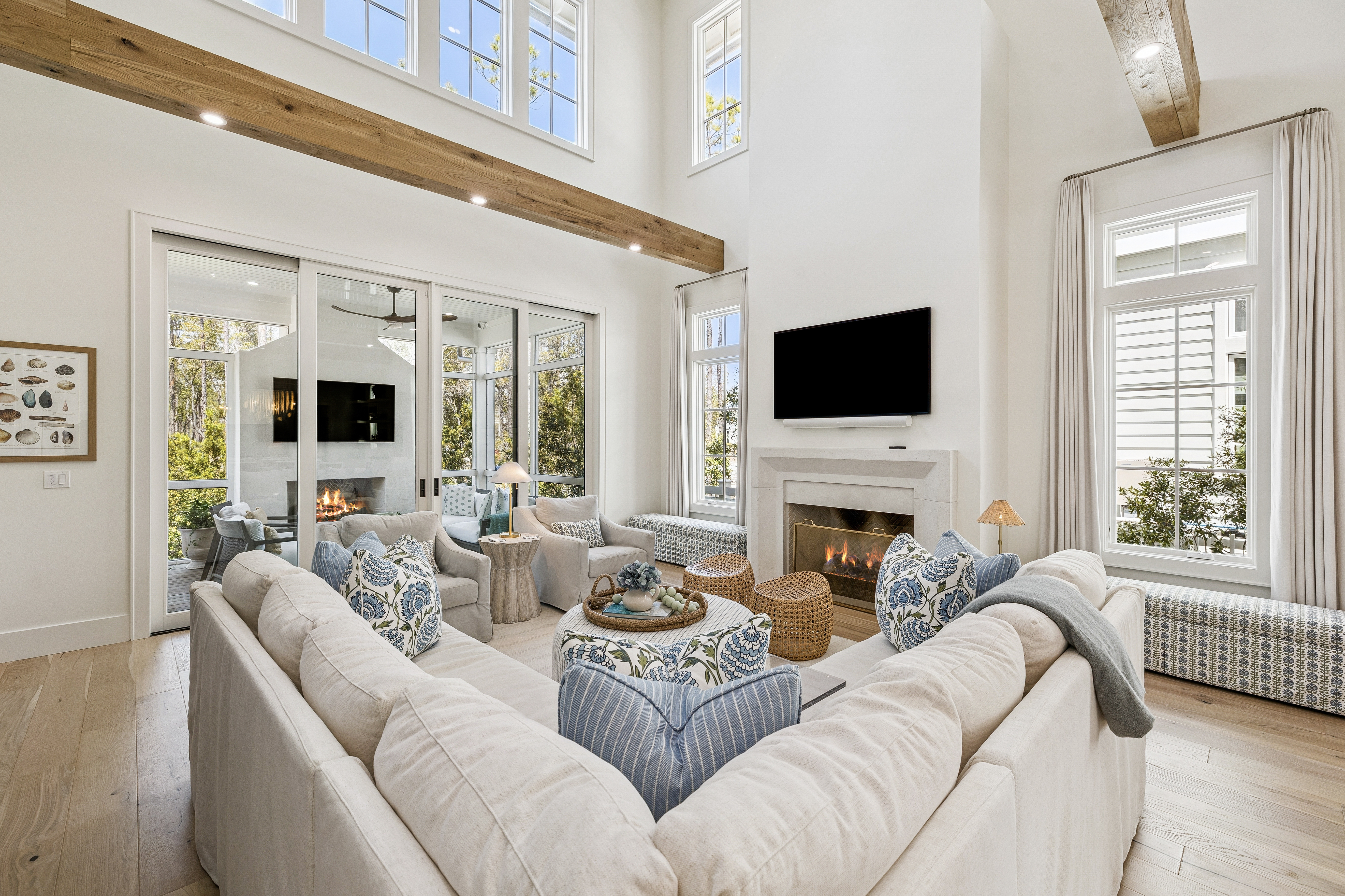  Refined Coastal Residence With Designer Interiors And Exceptional Craftsmanship - 物件實景