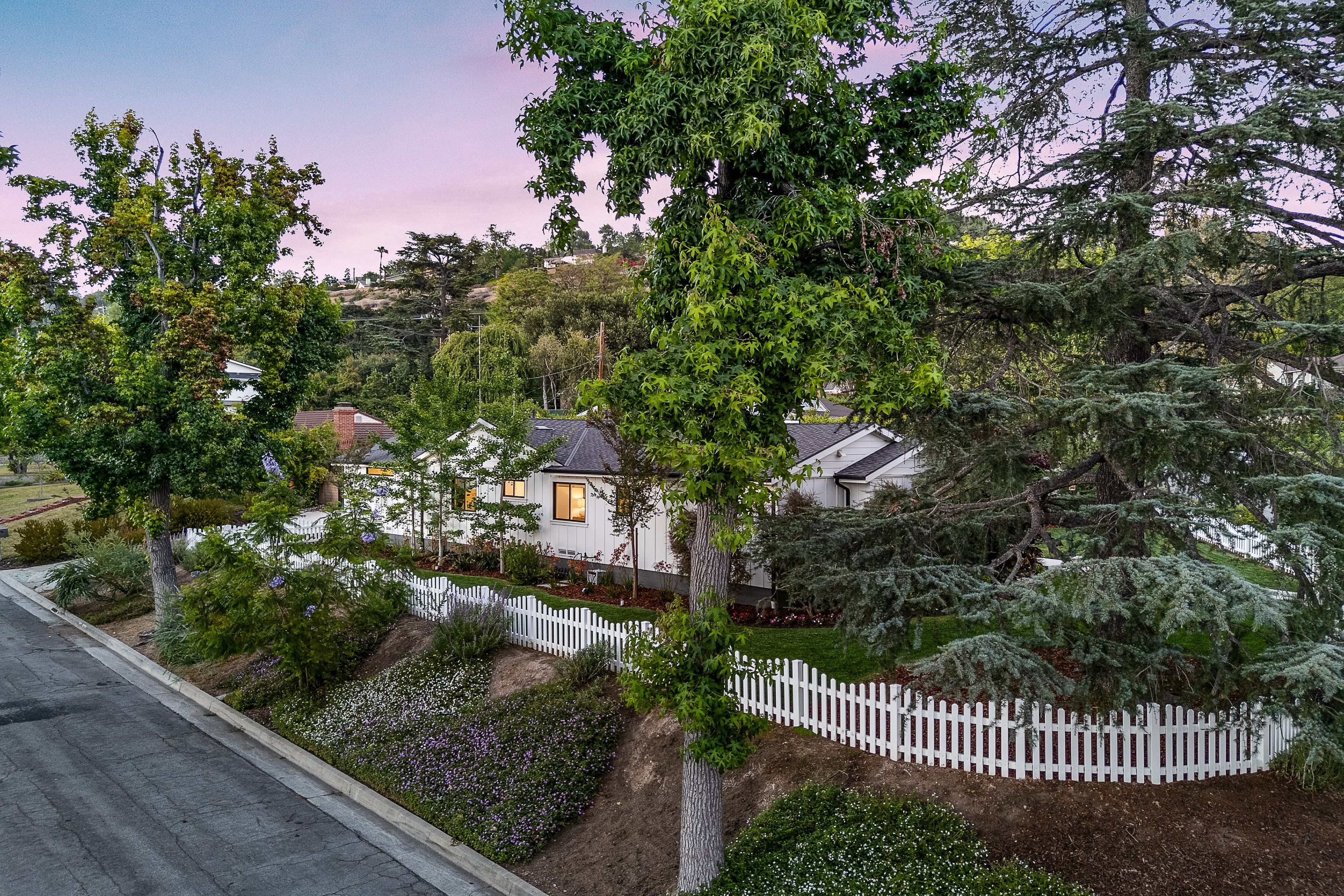  4909 Rupert Lane - 物件實景