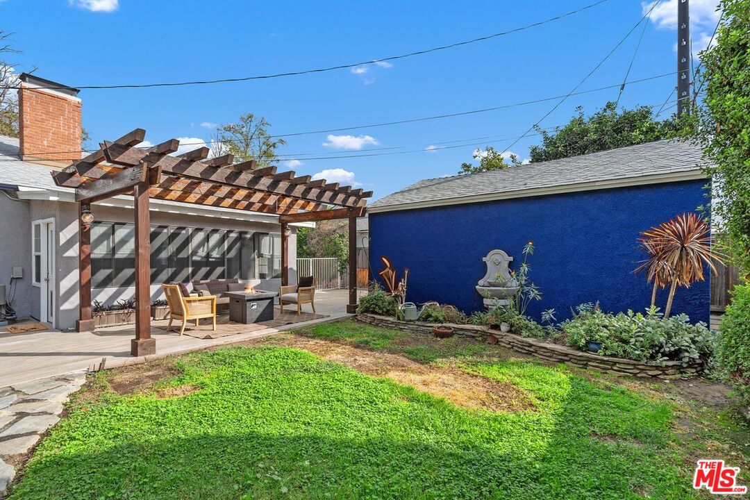 Lake Balboa, California, 91406, United States, 3 Bedrooms Bedrooms, ,1 BathroomBathrooms,Residential,For Sale,1992141