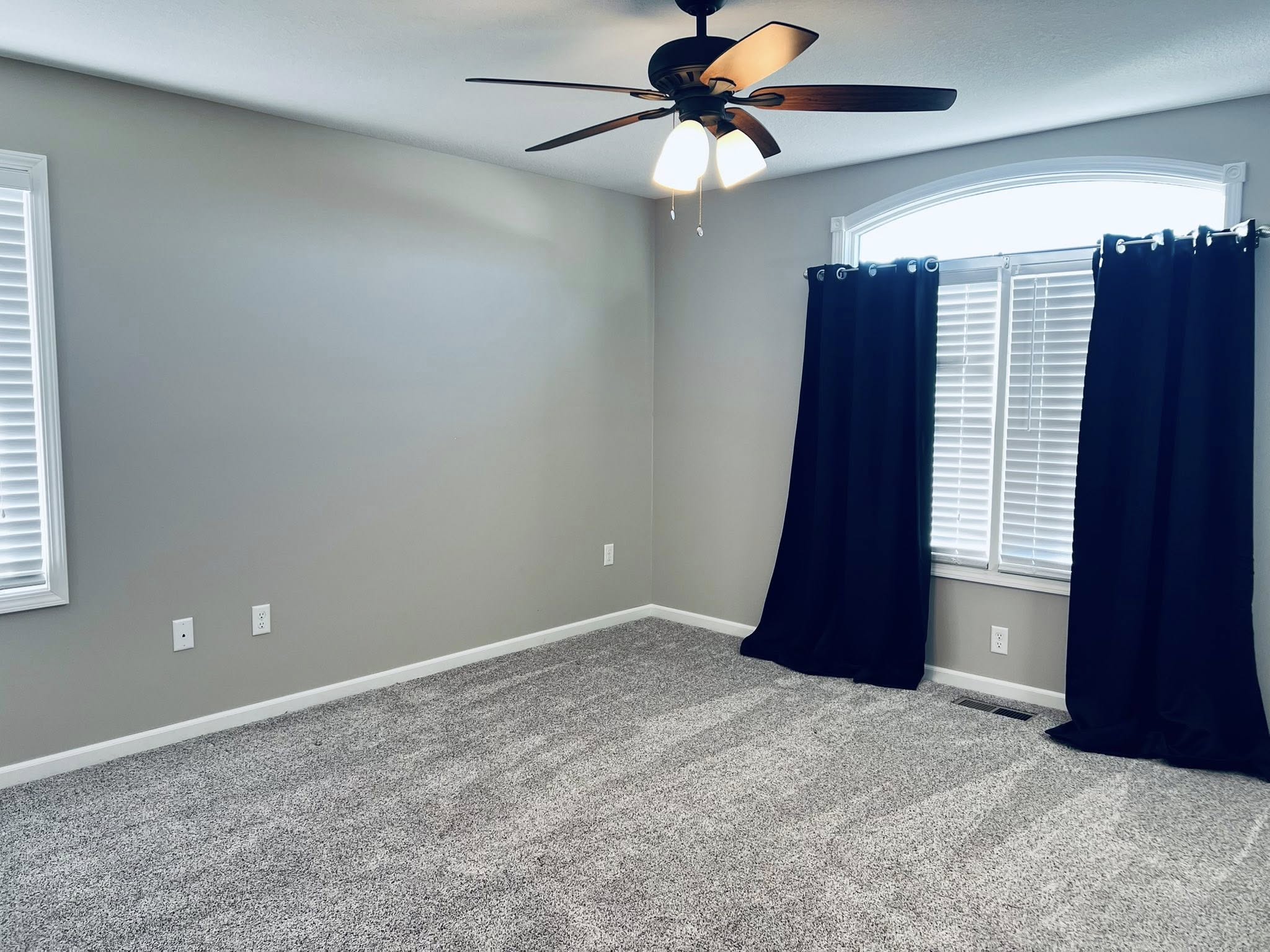 Hannibal, Missouri, 6341, United States, 4 Bedrooms Bedrooms, ,4 BathroomsBathrooms,Residential,For Sale,2005441