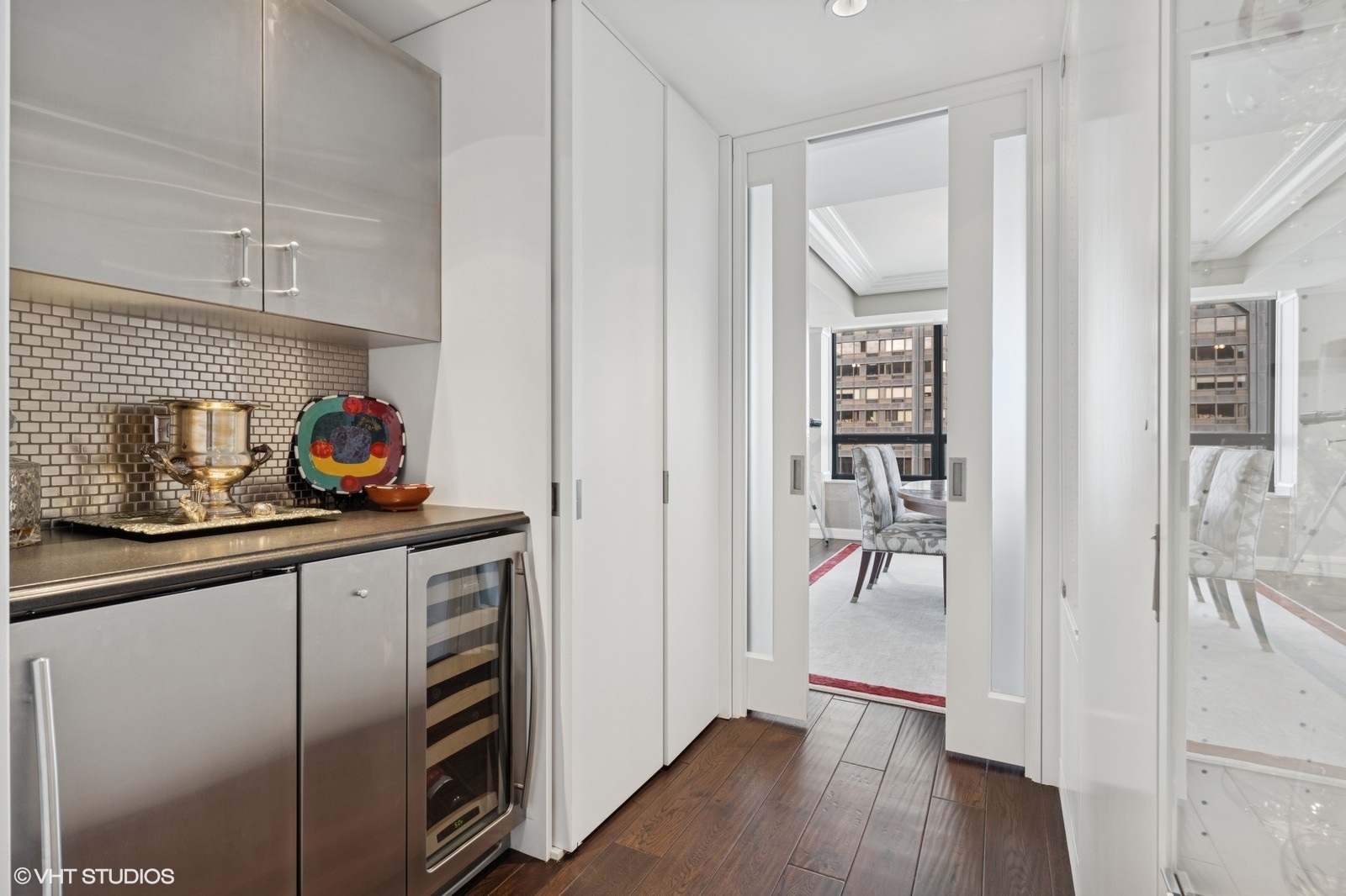 Chicago, Illinois, 60611, United States, 3 Bedrooms Bedrooms, ,3 BathroomsBathrooms,Residential,For Sale,1941703