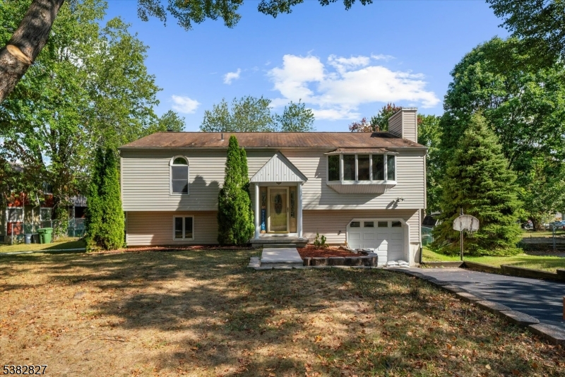 Hackettstown Town, New Jersey, 07840, United States, 4 Bedrooms Bedrooms, ,2 BathroomsBathrooms,Residential,For Sale,1940859