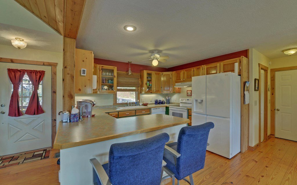 Young Harris, Georgia, 30582, United States, 3 Bedrooms Bedrooms, ,3 BathroomsBathrooms,Residential,For Sale,1974109