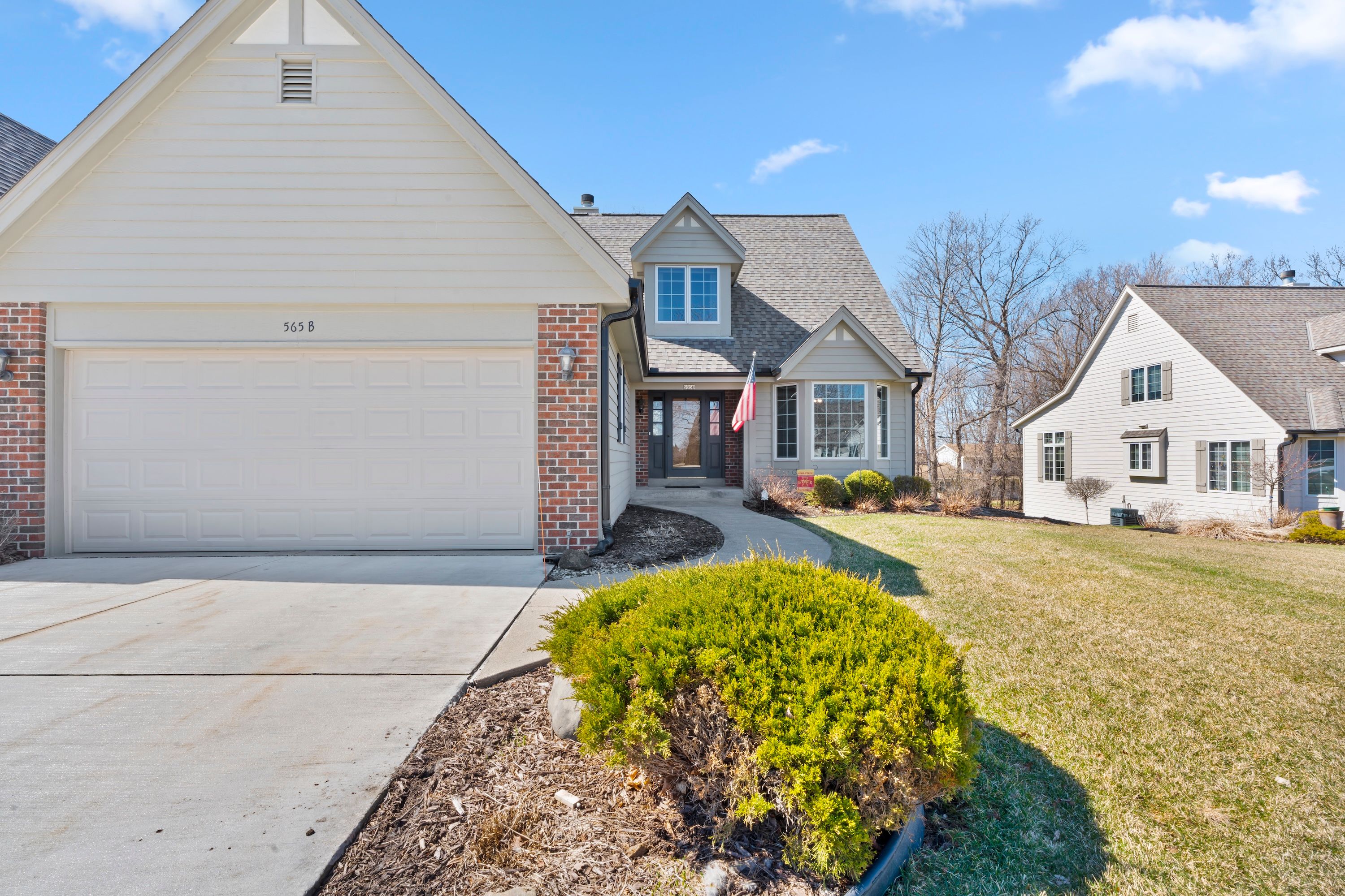  Spacious Side-by-Side Condo in Brookfield - 物件實景