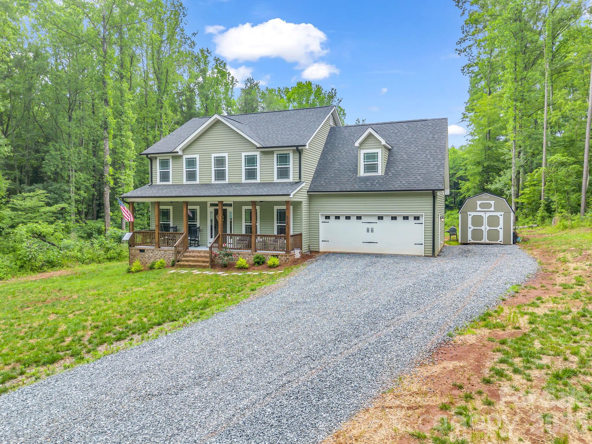 Lincolnton, North Carolina, 28092, United States, 5 Bedrooms Bedrooms, ,3 BathroomsBathrooms,Residential,For Sale,2049314