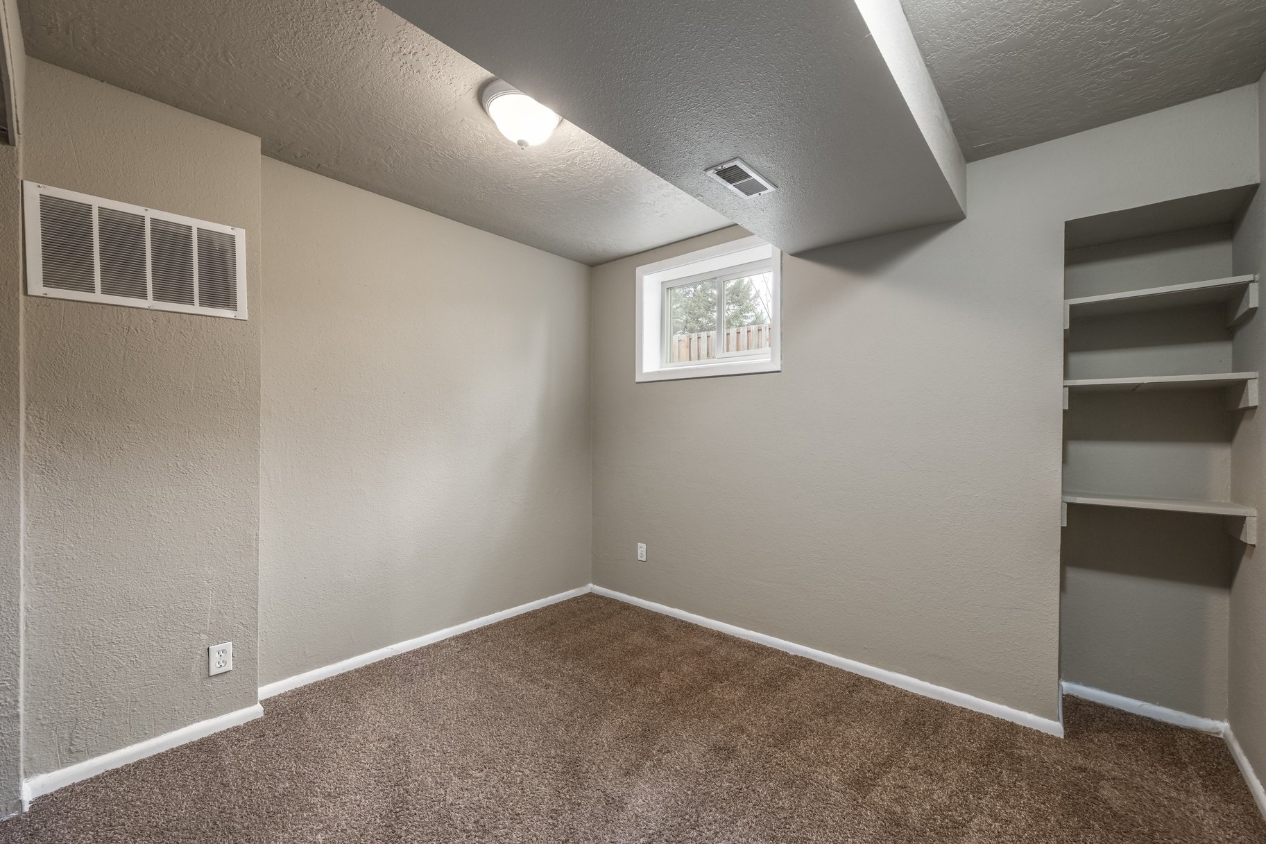  Spacious Property Down a Private Lane - 物件實景