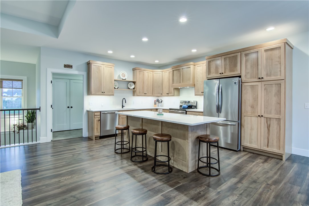 Eleva, Wisconsin, 54738, United States, 5 Bedrooms Bedrooms, ,3 BathroomsBathrooms,Residential,For Sale,1989894