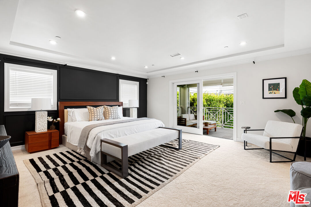 Los Angeles, California, 90046, United States, 5 Bedrooms Bedrooms, ,5 BathroomsBathrooms,Residential,For Sale,1932208