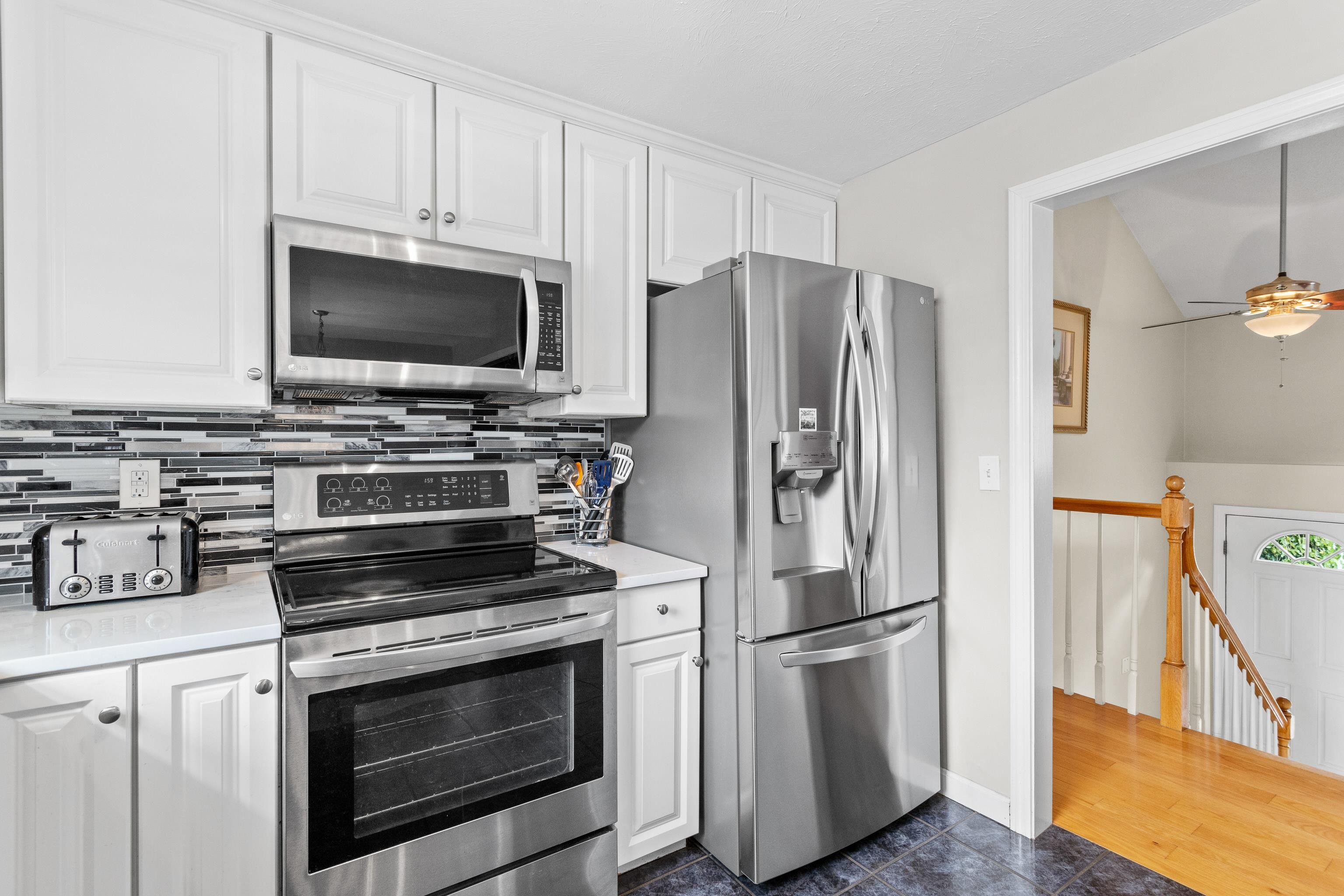 Pelham, New Hampshire, 03076, United States, 4 Bedrooms Bedrooms, ,3 BathroomsBathrooms,Residential,For Sale,1937373