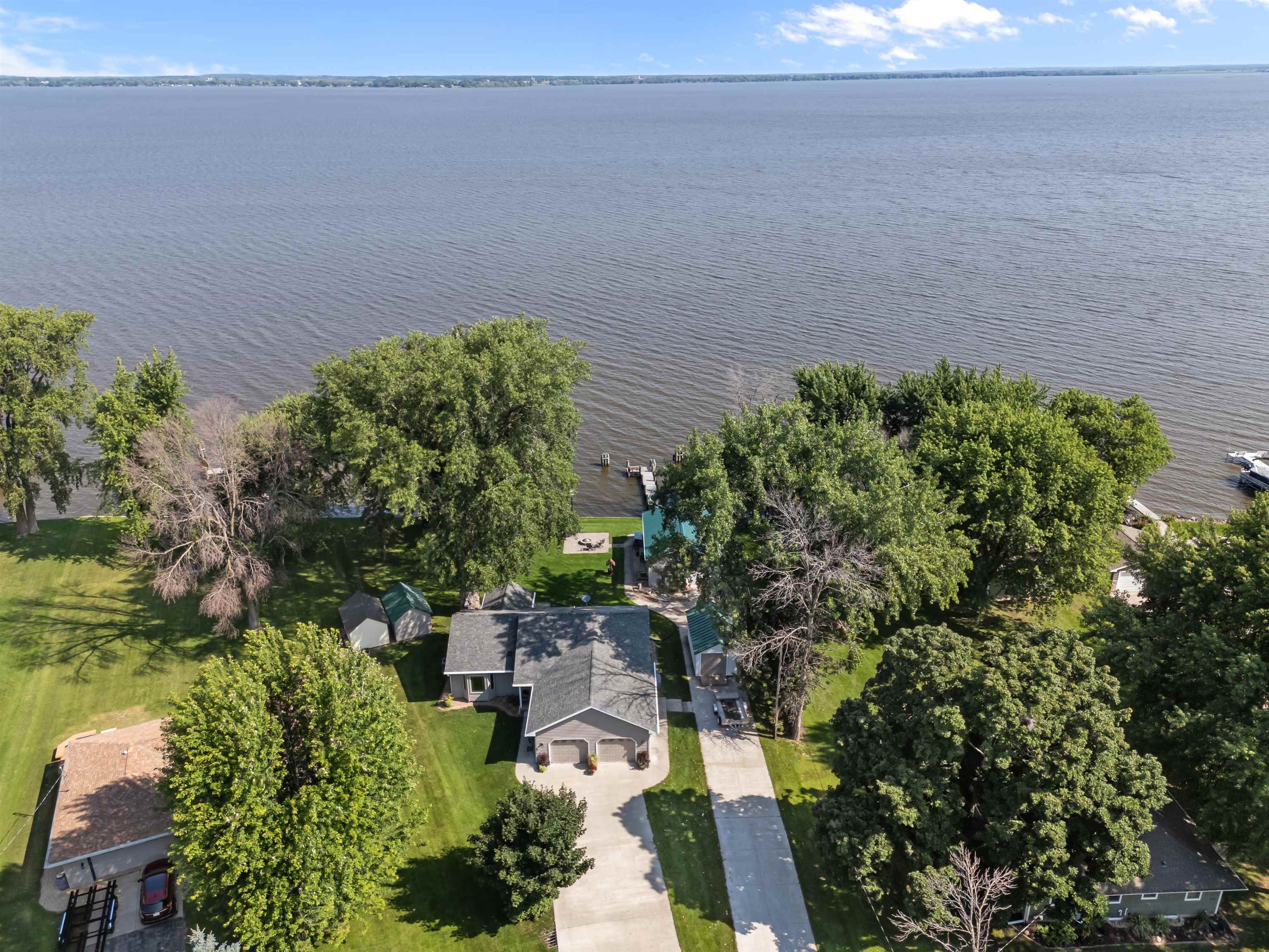 WINNECONNE, Wisconsin, 54986, United States, 2 Bedrooms Bedrooms, ,2 BathroomsBathrooms,Residential,For Sale,1926220