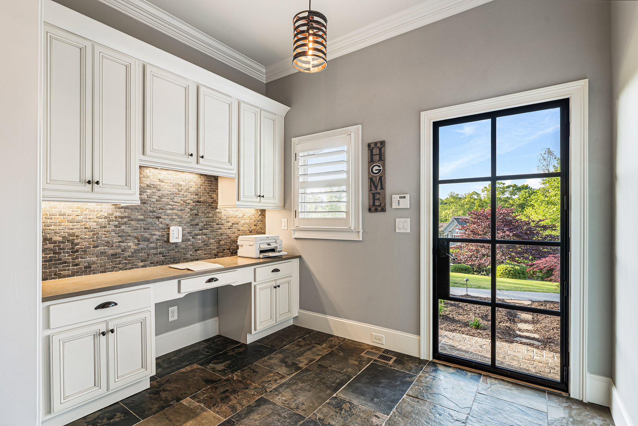  Desirable Monte Hewett First-Time Resale in the Sought-After Lake Haven - 物件實景