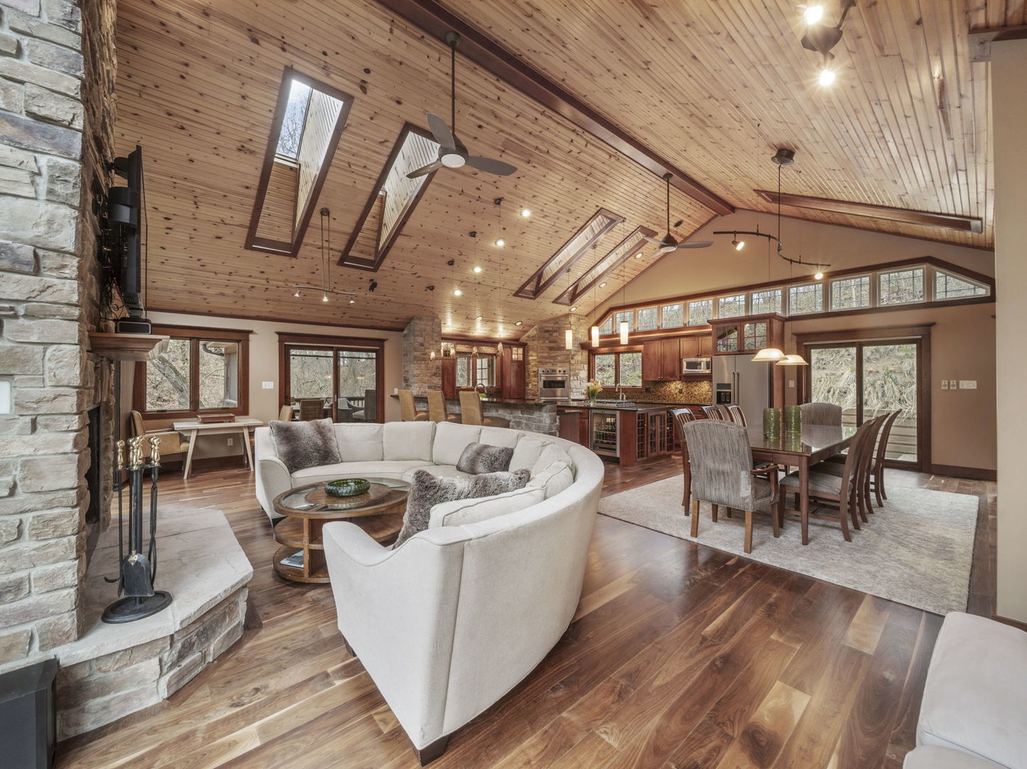 Beverly Shores, Indiana, 46301, United States, 4 Bedrooms Bedrooms, ,4 BathroomsBathrooms,Residential,For Sale,2040269