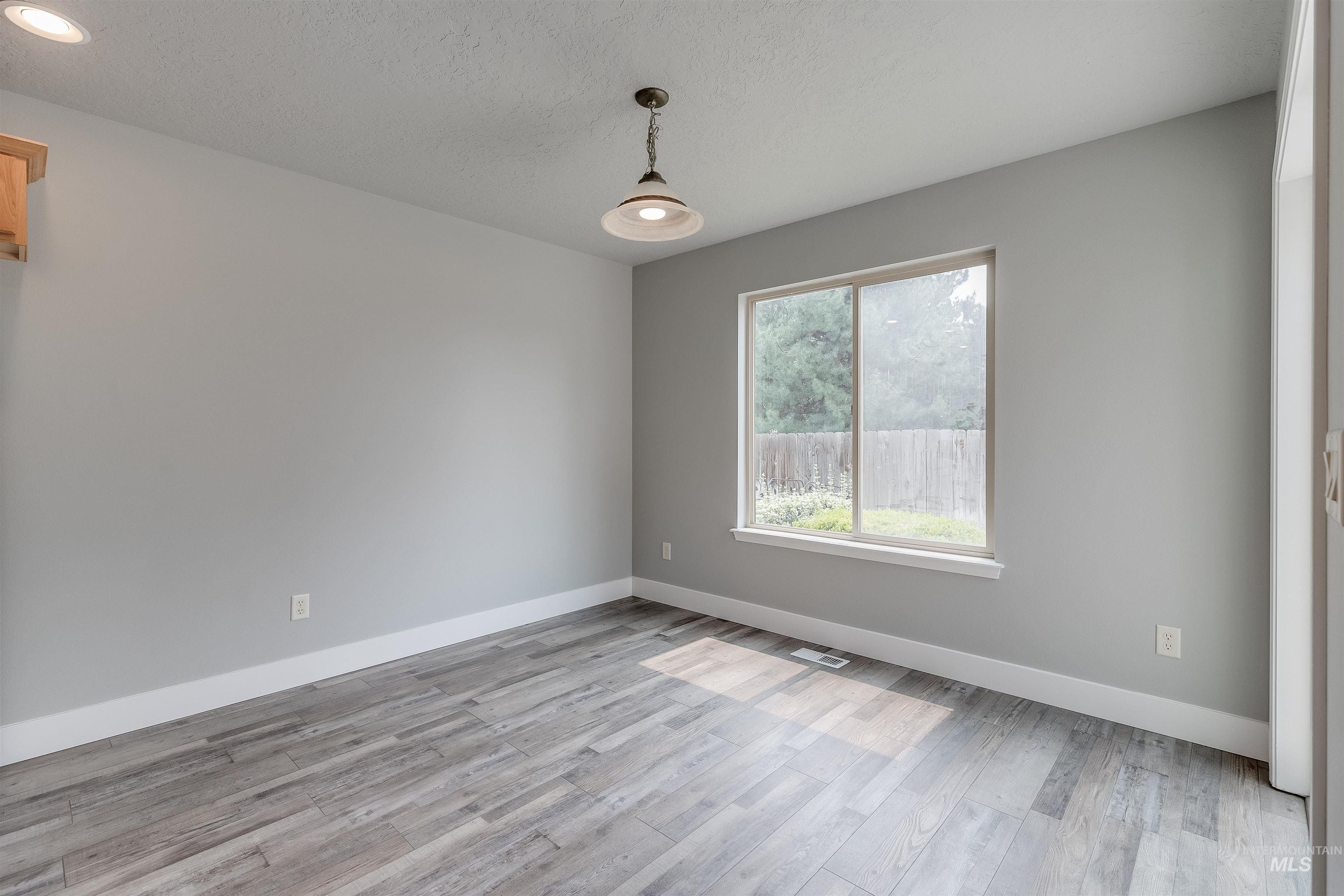 9635/9637 Landmark St, Boise, Idaho, 83704, United States, 6 Bedrooms Bedrooms, ,6 BathroomsBathrooms,Residential,For Sale,9635/9637 Landmark St,1432843