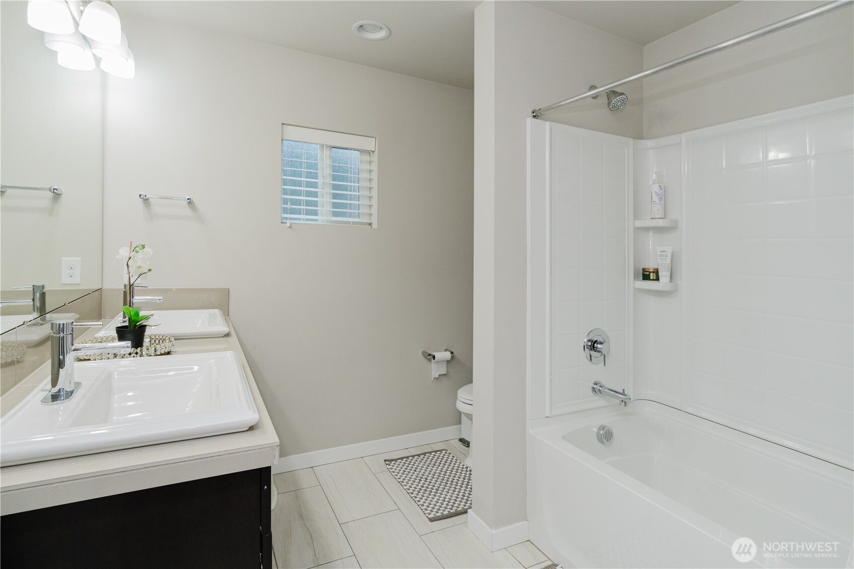 Bothell, Washington, 98021, United States, 5 Bedrooms Bedrooms, ,3 BathroomsBathrooms,Residential,For Sale,1900701