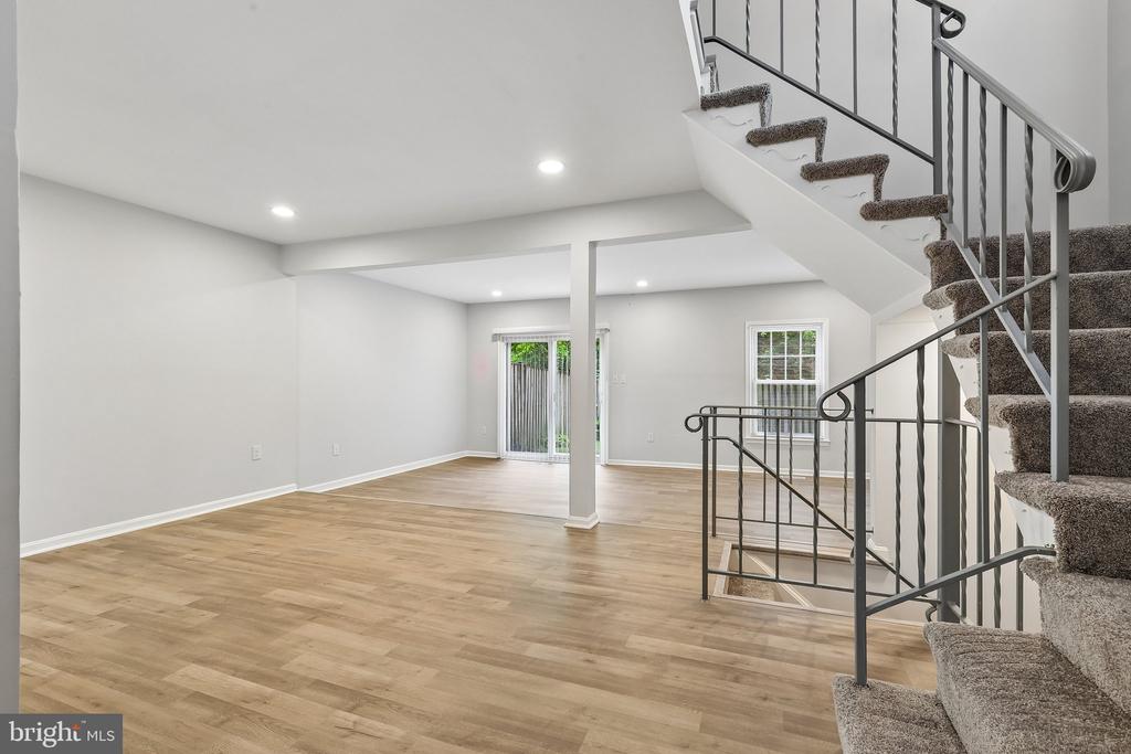 Springfield, Virginia, 22153, United States, 4 Bedrooms Bedrooms, ,4 BathroomsBathrooms,Residential,For Sale,2049450