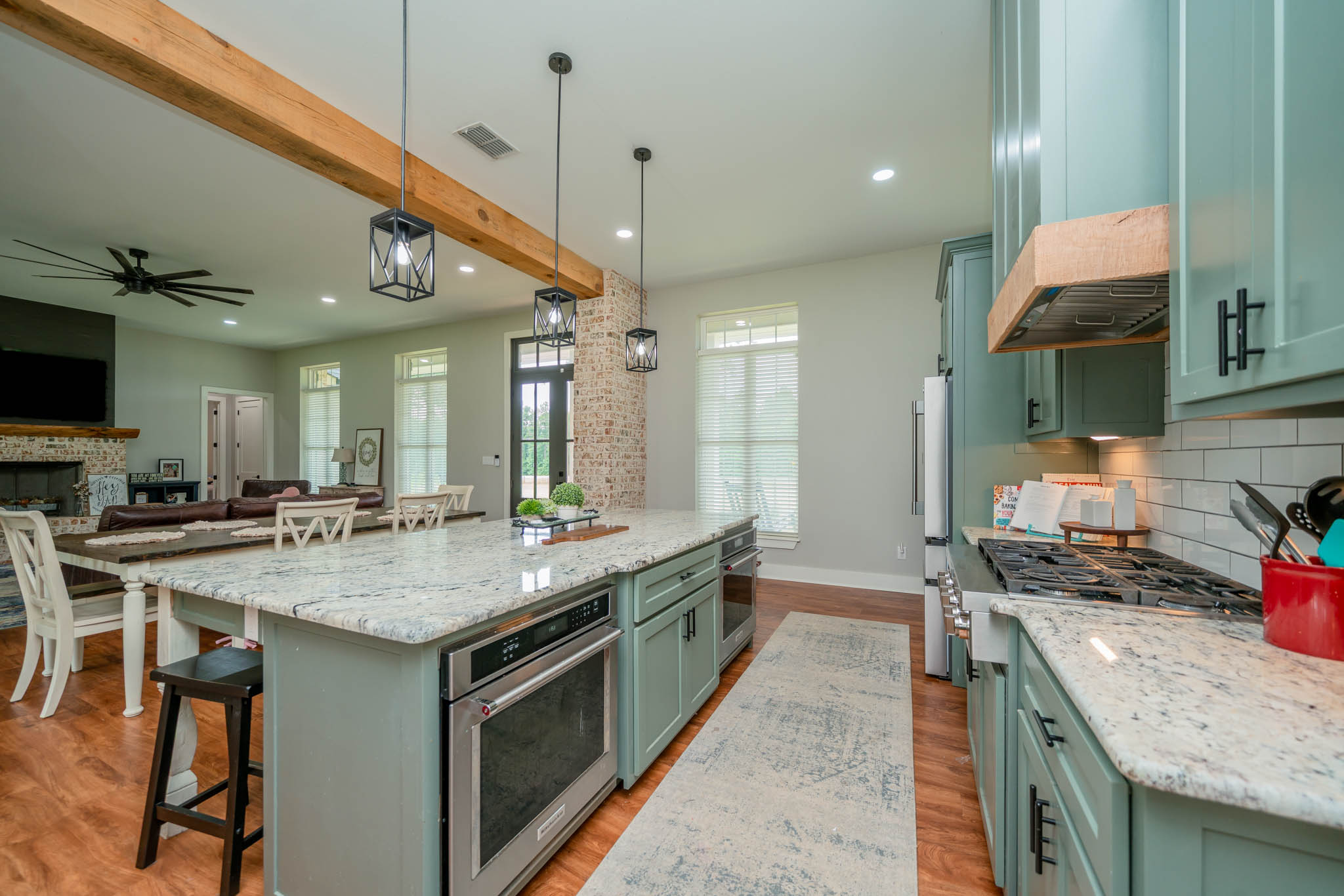 Jacksonville, Texas, 75766, United States, 4 Bedrooms Bedrooms, ,3 BathroomsBathrooms,Residential,For Sale,1978042