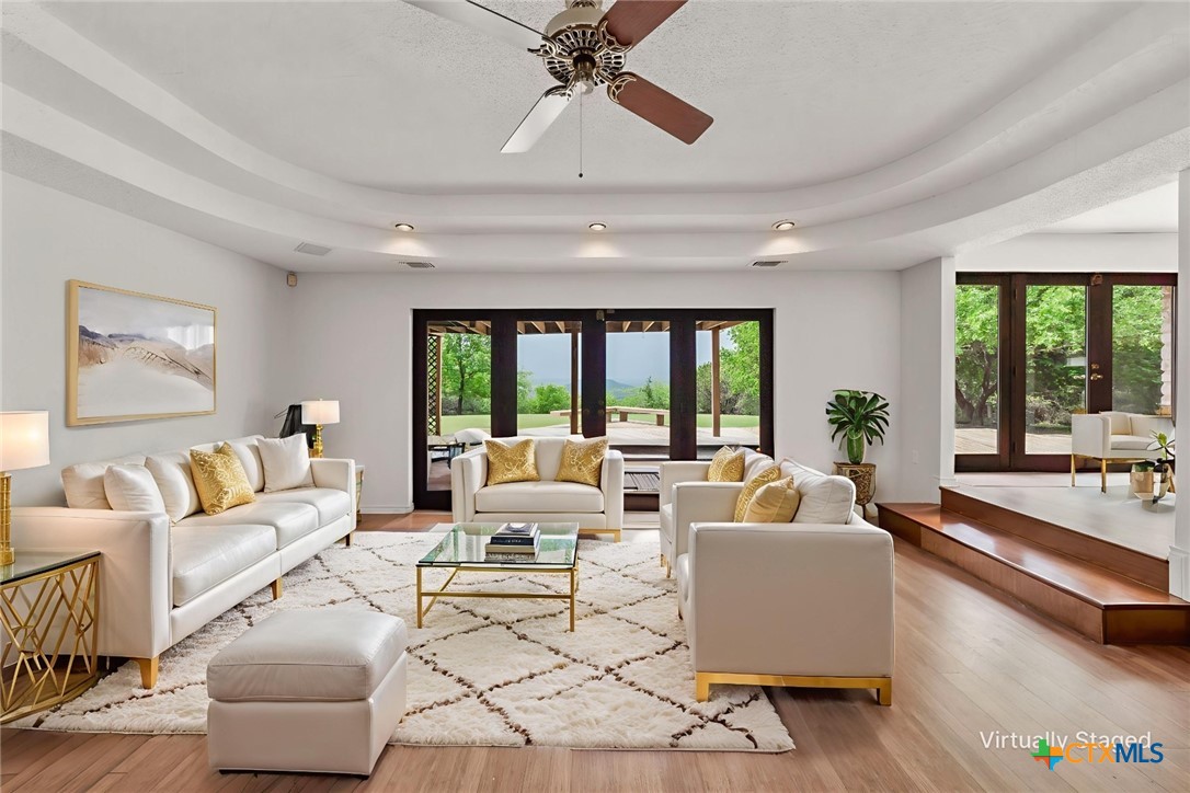 Belton, Texas, 76513, United States, 4 Bedrooms Bedrooms, ,4 BathroomsBathrooms,Residential,For Sale,1989055