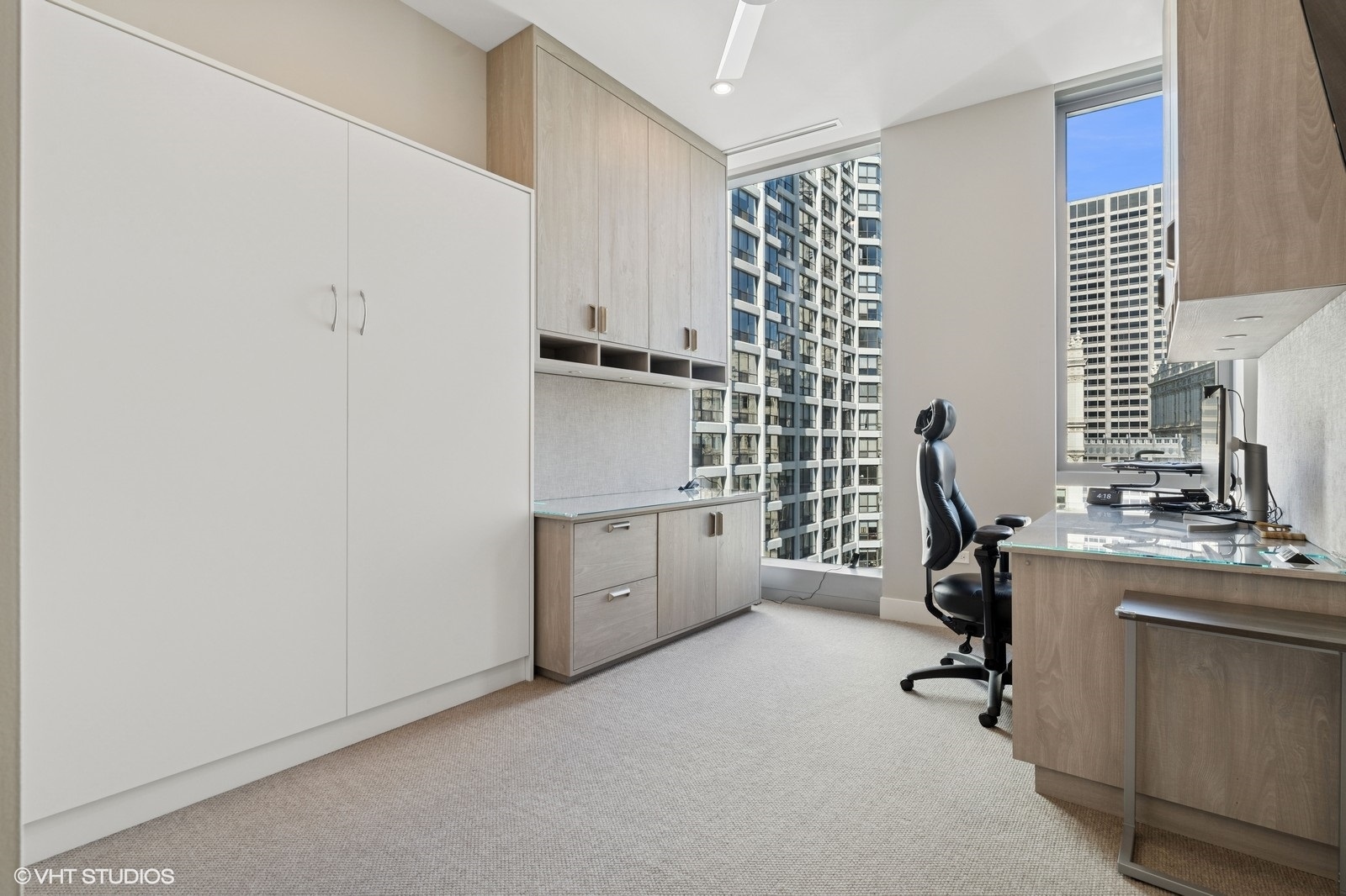 Chicago, Illinois, 60611, United States, 3 Bedrooms Bedrooms, ,4 BathroomsBathrooms,Residential,For Sale,1903791