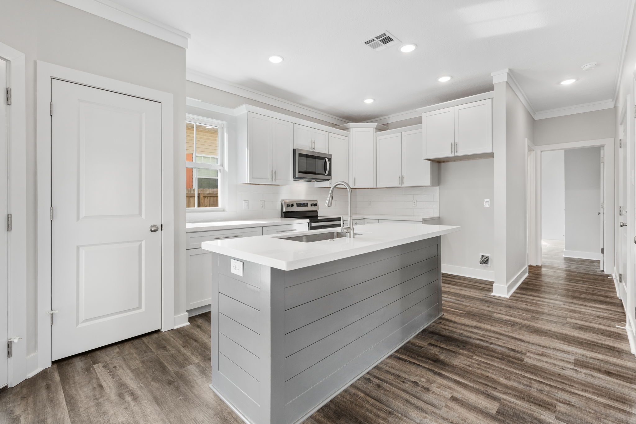 Lake Charles, Louisiana, 70601, United States, 16 Bedrooms Bedrooms, ,12 BathroomsBathrooms,Residential,For Sale,1983862