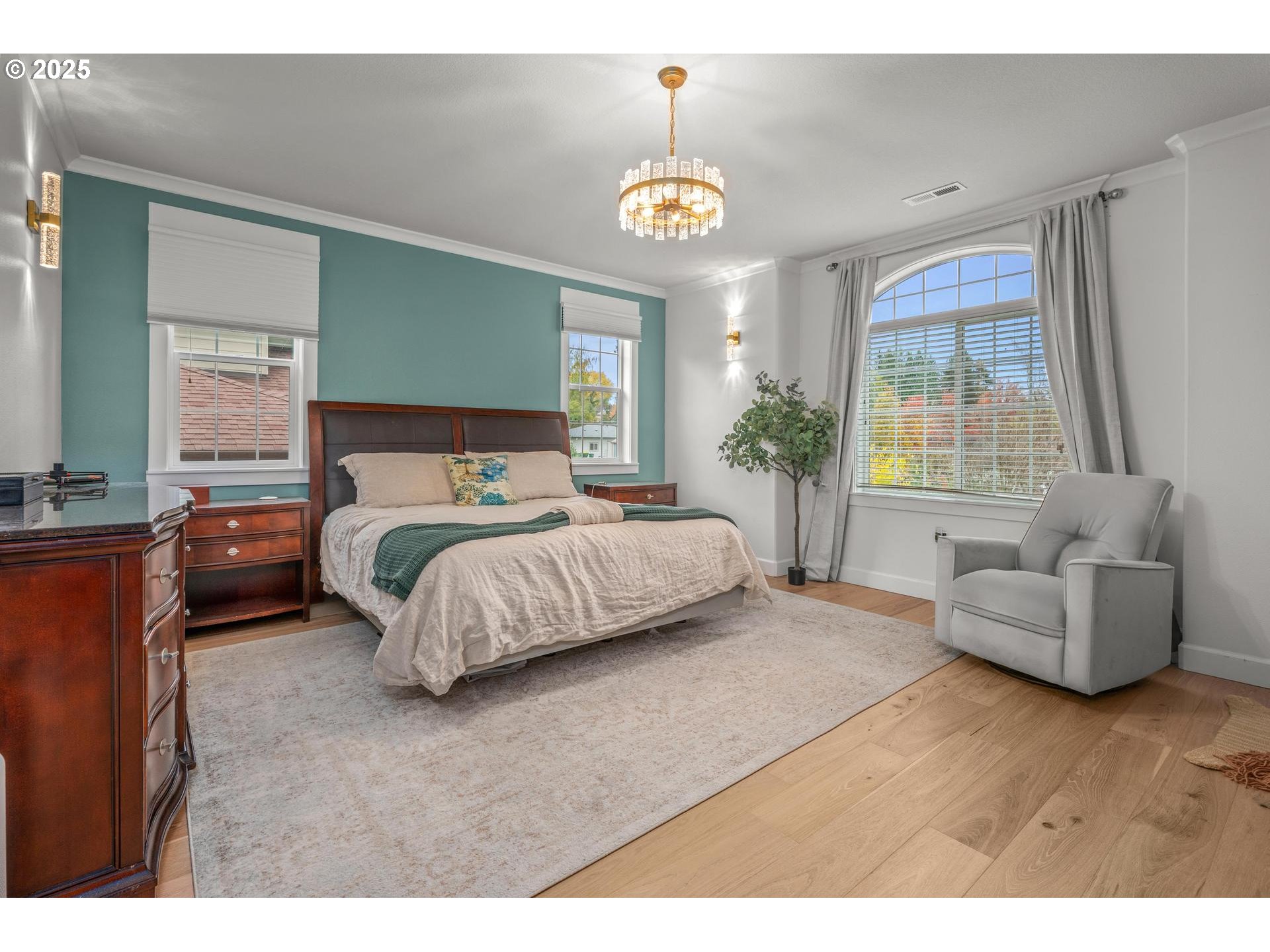 Portland, Oregon, 97223, United States, 4 Bedrooms Bedrooms, ,3 BathroomsBathrooms,Residential,For Sale,1991848