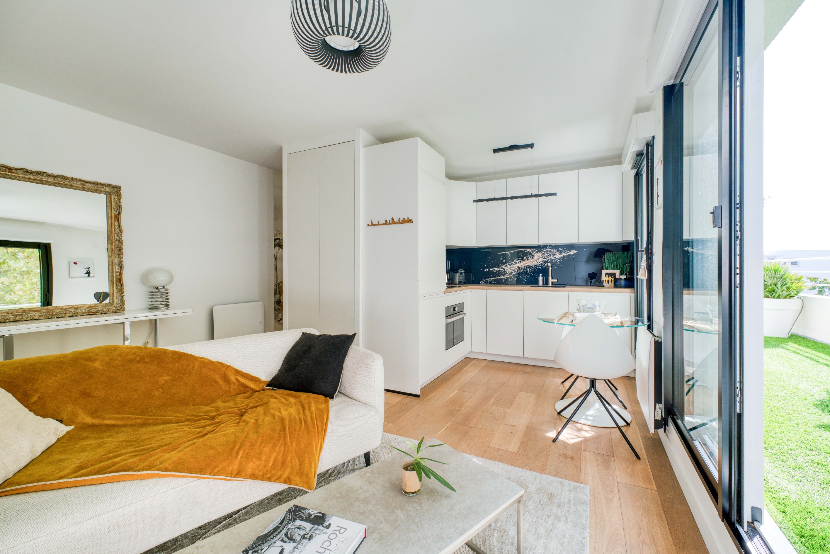  Fully renovated apartment with double garage - 物件實景