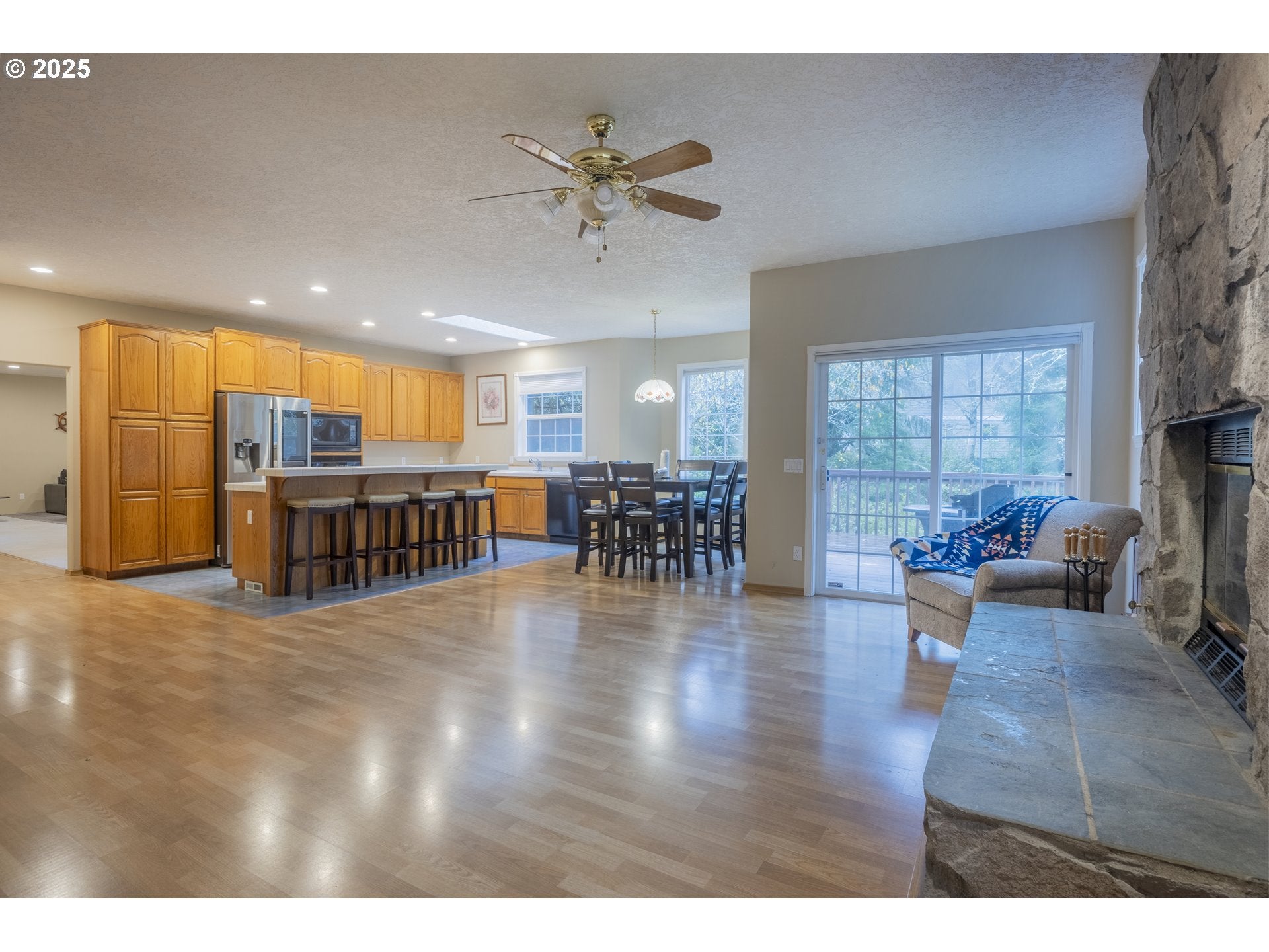 LincolnCity, Oregon, 97367, United States, 4 Bedrooms Bedrooms, ,3 BathroomsBathrooms,Residential,For Sale,1994923