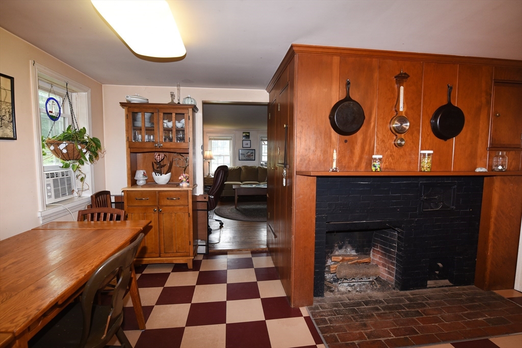 Rockland, Massachusetts, 02370, United States, 3 Bedrooms Bedrooms, ,2 BathroomsBathrooms,Residential,For Sale,1903507