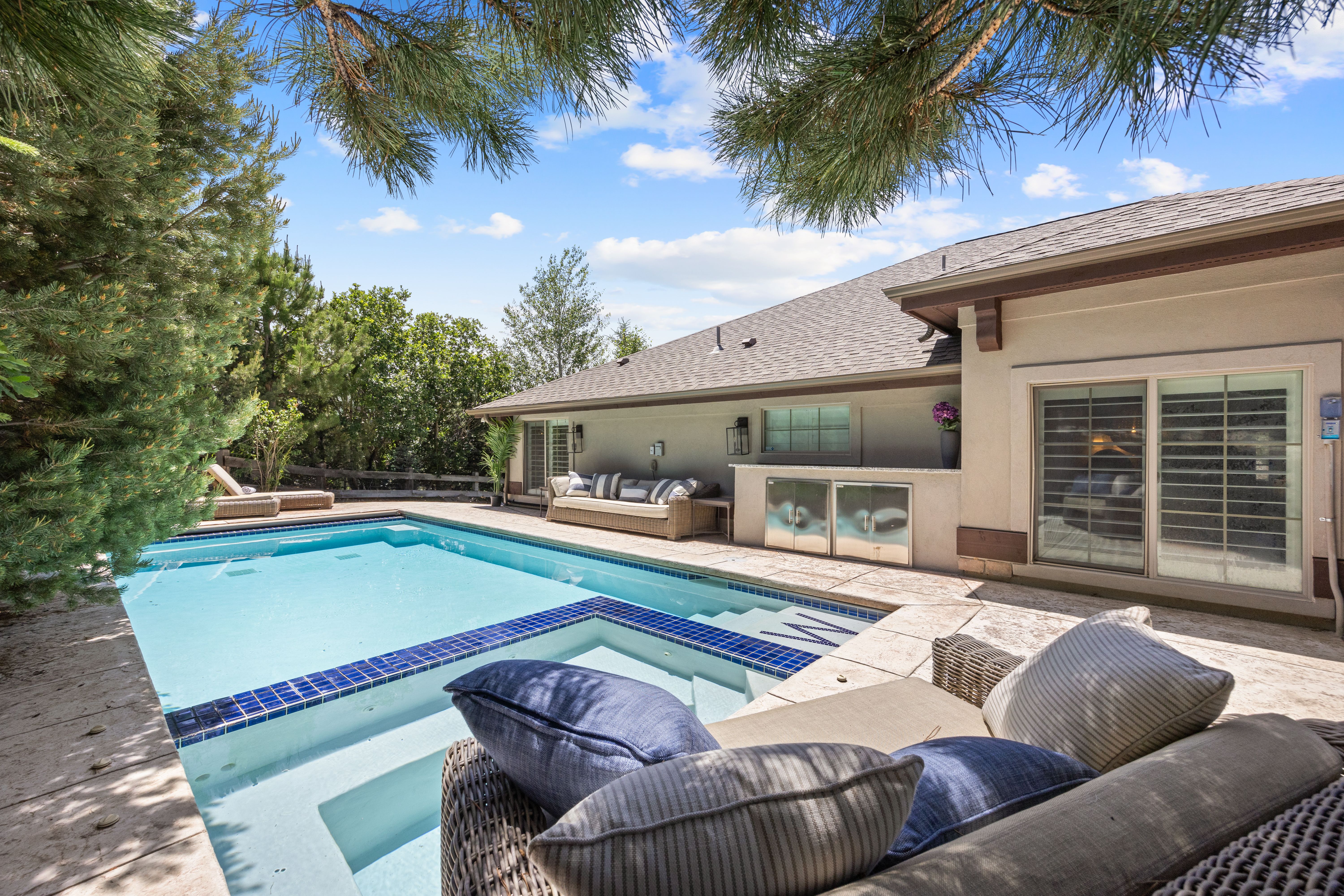  Outdoor Oasis Delivers an Unparalleled Lifestyle - 物件實景