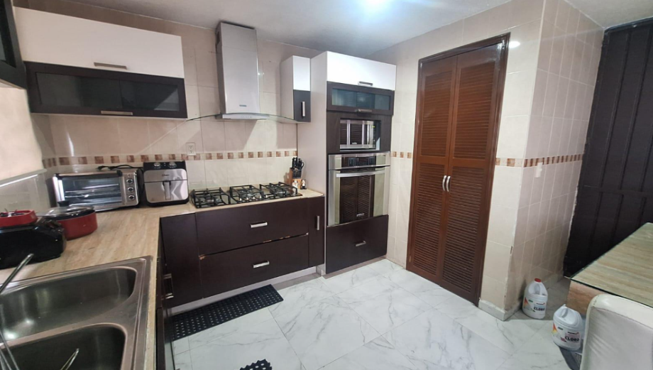 Álvaro Obregón, Ciudad de México, 01620, Mexico, 3 Bedrooms Bedrooms, ,2 BathroomsBathrooms,Residential,For Sale,1847809