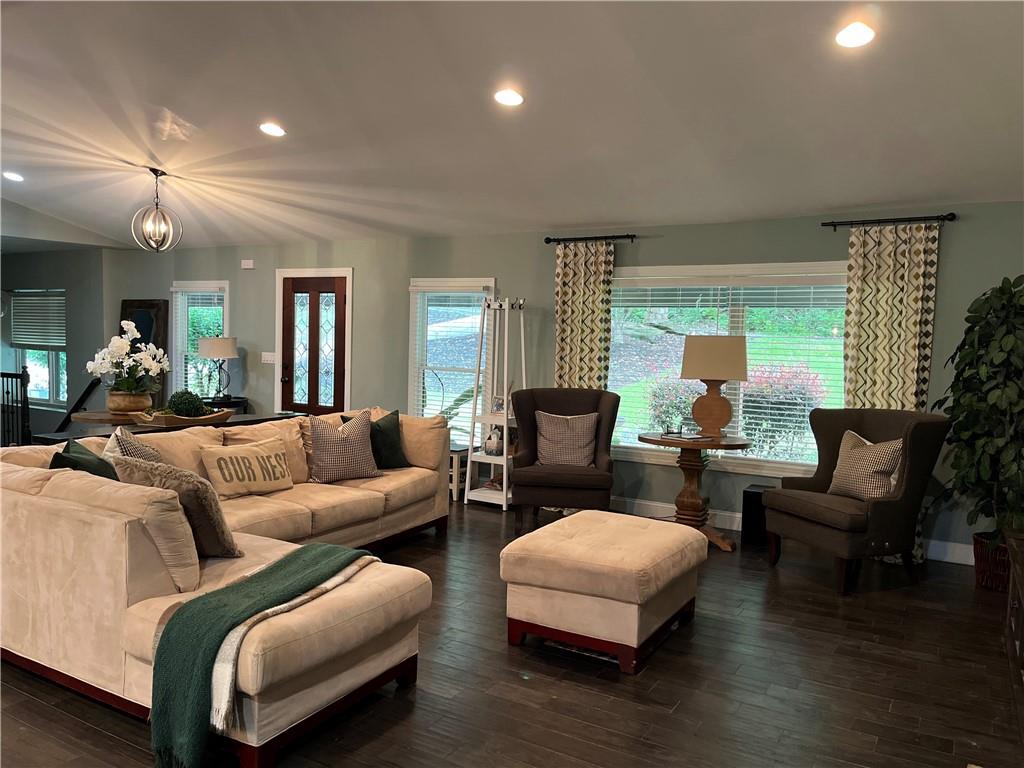 Cumming, Georgia, 30041, United States, 3 Bedrooms Bedrooms, ,3 BathroomsBathrooms,Residential,For Sale,1914655