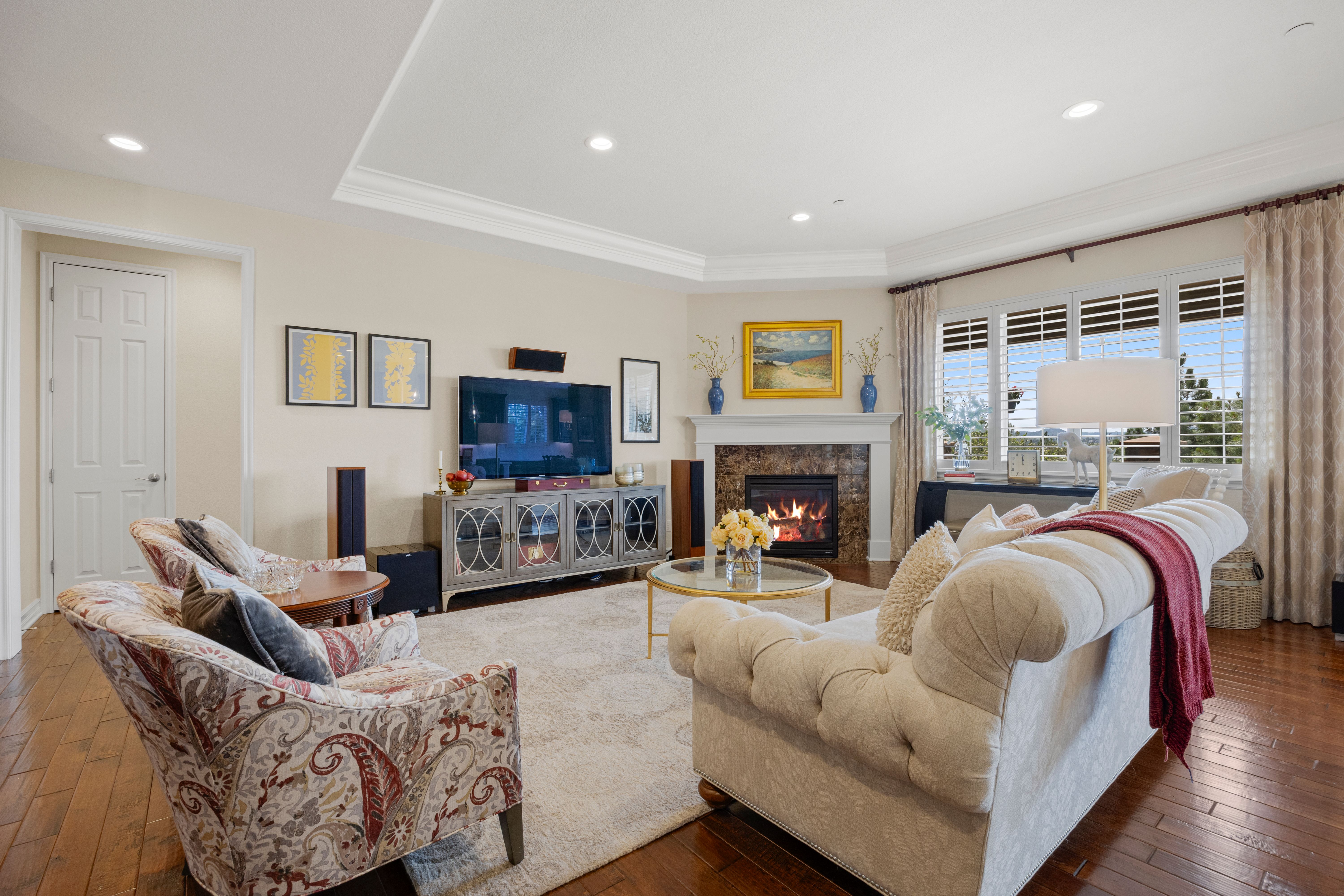  Graciously appointed and impeccably maintained, this patio home - 物件實景