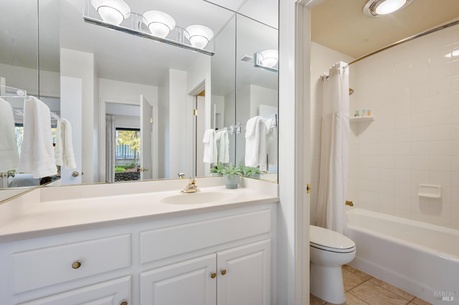 Napa, California, 94558, United States, 3 Bedrooms Bedrooms, ,2 BathroomsBathrooms,Residential,For Sale,1988085