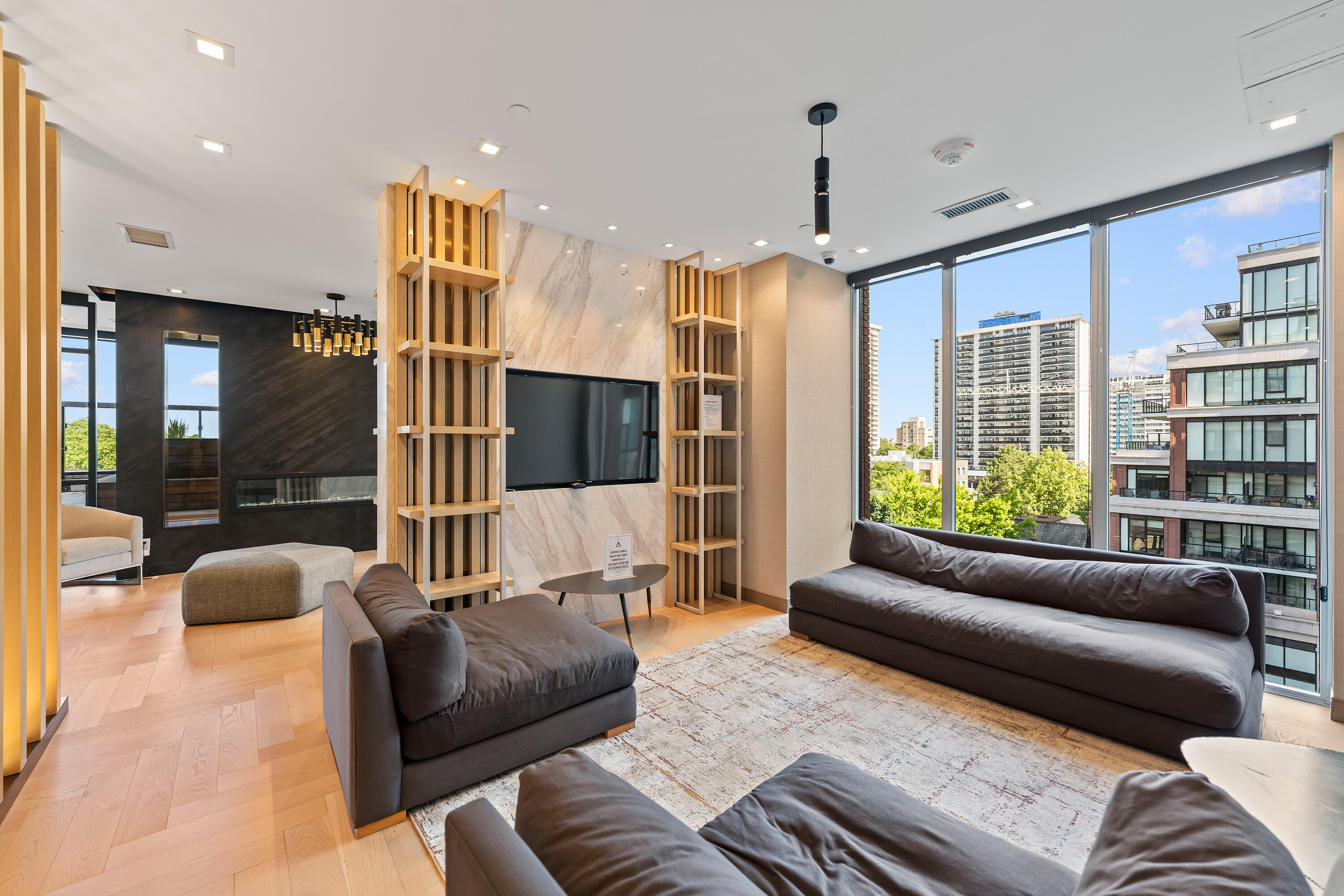  Modern Condo Living - 物件實景