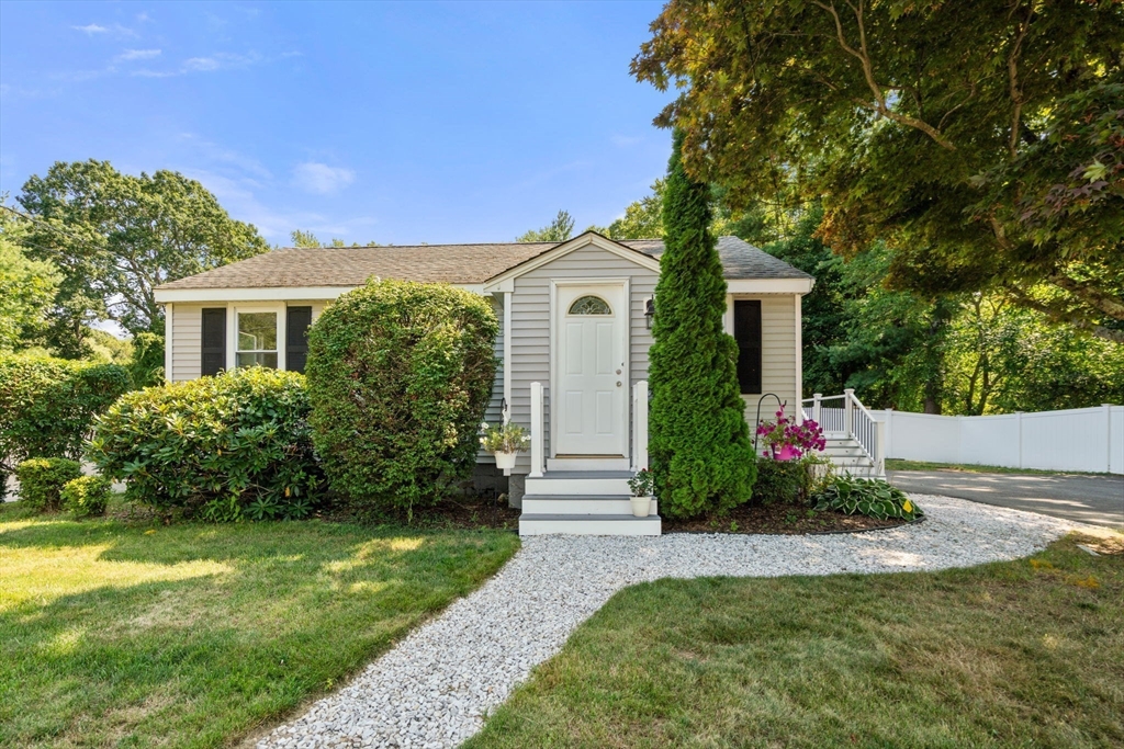 Norton, Massachusetts, 02766, United States, 3 Bedrooms Bedrooms, ,2 BathroomsBathrooms,Residential,For Sale,1925420