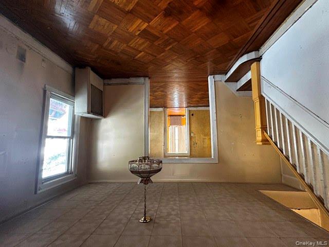 Jamaica, New York, 11435, United States, 3 Bedrooms Bedrooms, ,2 BathroomsBathrooms,Residential,For Sale,1913116